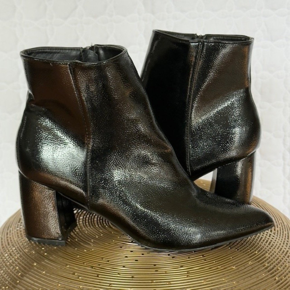 Olivia‎ & Kate Women's Size 8.5 Black Patent Finish Zipper Ankle Boot